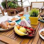 Del Lungomare Bed & Breakfast 3*