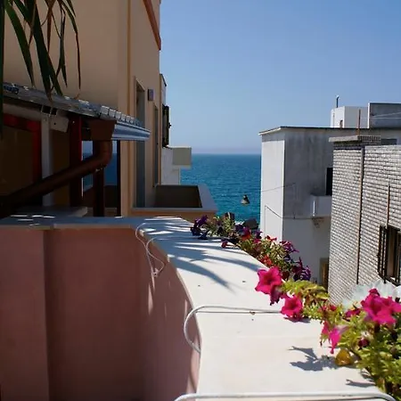 فندق مبيت وإفطار Del Lungomare غالّيبولي
