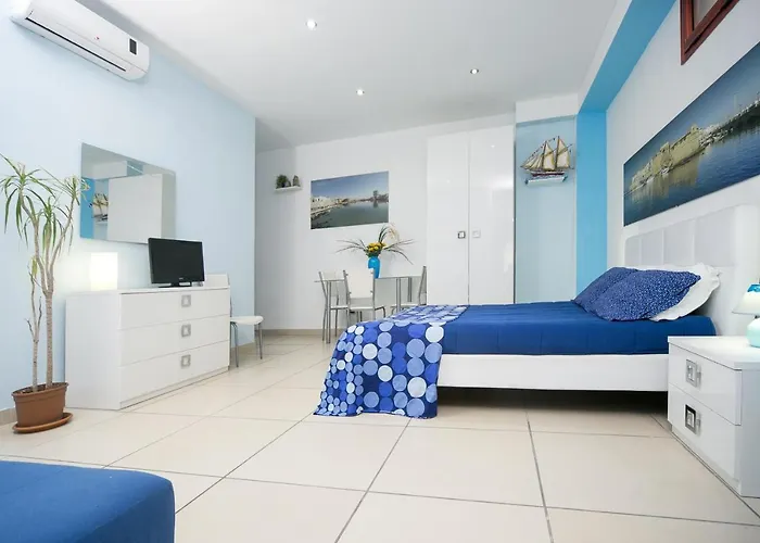 Del Lungomare فندق مبيت وإفطار غالّيبولي