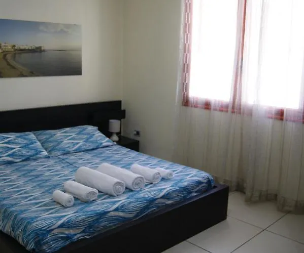 فندق مبيت وإفطار Del Lungomare غالّيبولي