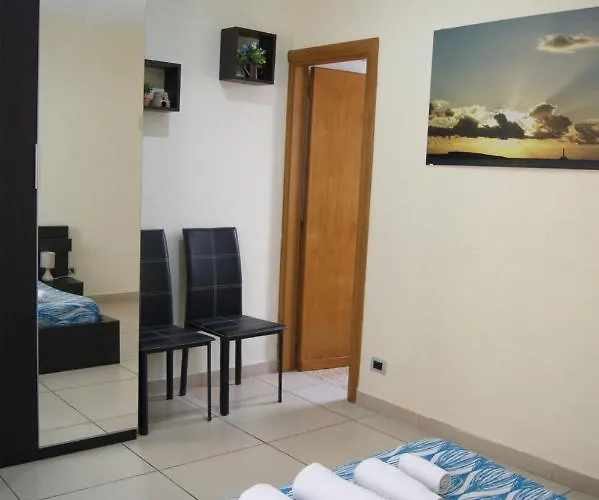 فندق مبيت وإفطار Del Lungomare غالّيبولي