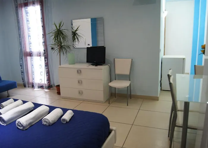 فندق مبيت وإفطار Del Lungomare غالّيبولي